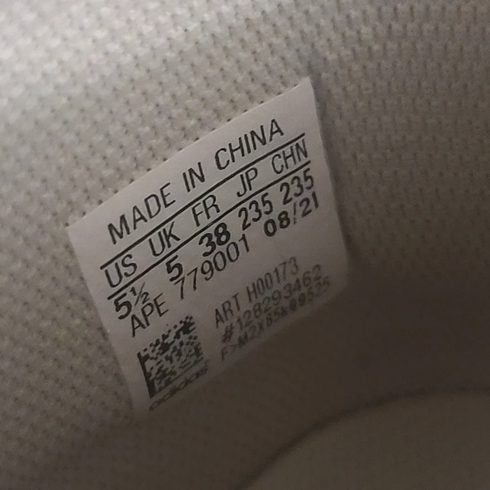 Adidas H00173 Shoes 5.5 or women's 6.5 - Picture 8 of 9